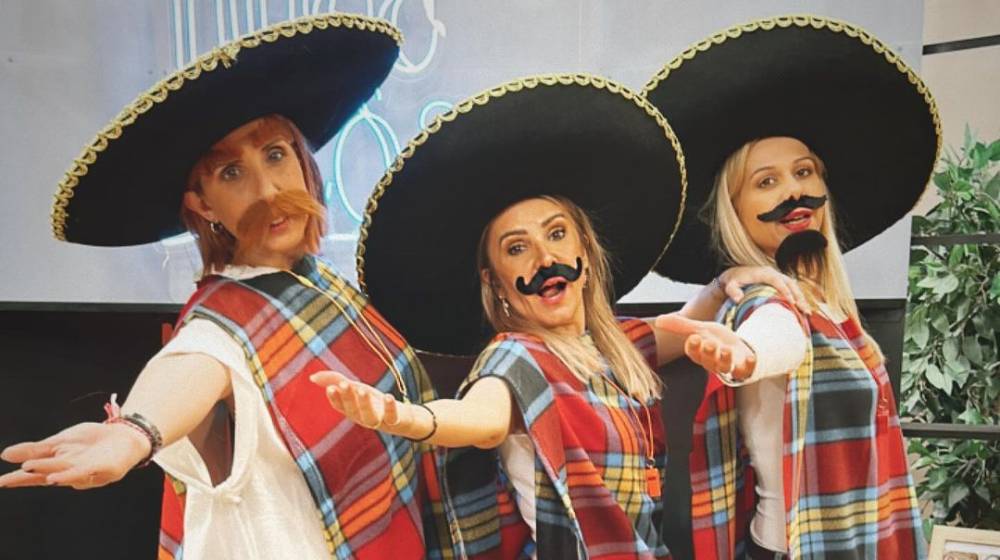 Γιώτα Δαμιανού και Ανδρέας Δημητρόπουλος σε ρυθμούς καρναβαλιού on air [εικόνες & βίντεο] 