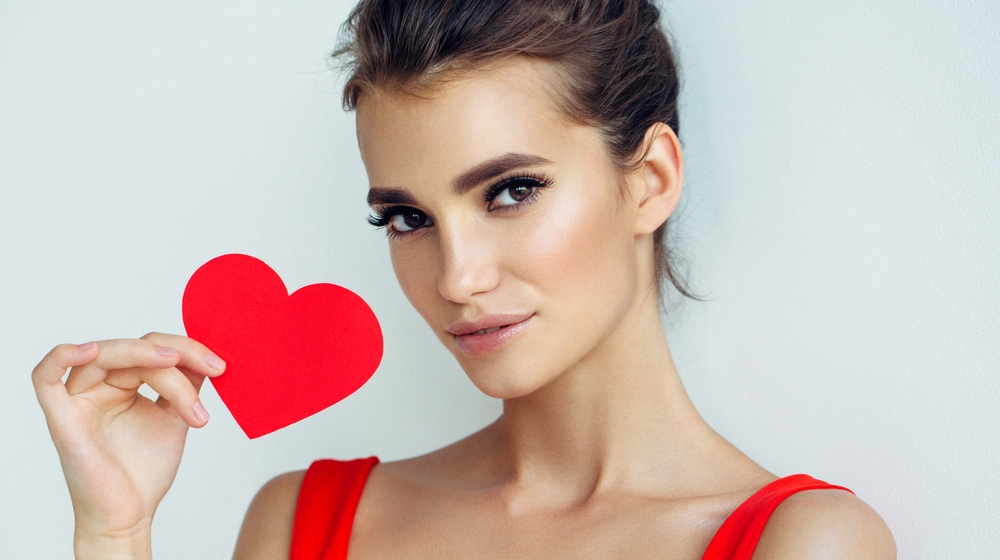 12 προτάσεις για ένα ρομαντικό Valentine’s μανικιούρ