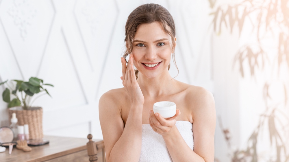 3+1 skincare συστατικά που θα κάνουν την επιδερμίδα σου λαμπερή και λεία 