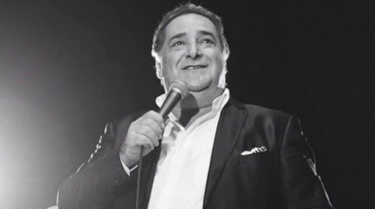Σάλος με φωτογραφία του Βασίλη Καρρά που διέρρευσε από τις τελευταίες του στιγμές στο νοσοκομείο