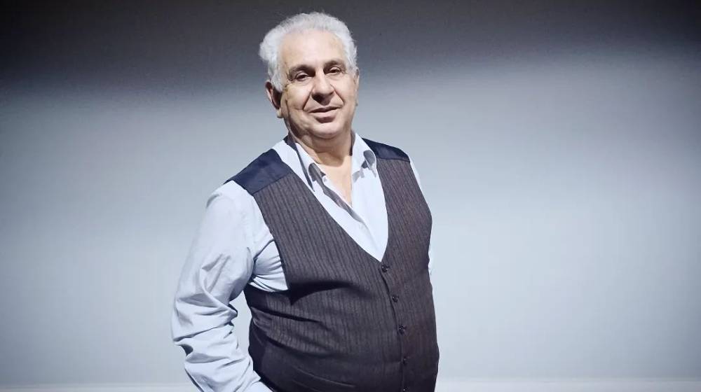 Κώστας Καζάκας: Έτσι πήρε την απόφαση να μετακομίσει μόνιμα στην Αθήνα [βίντεο]