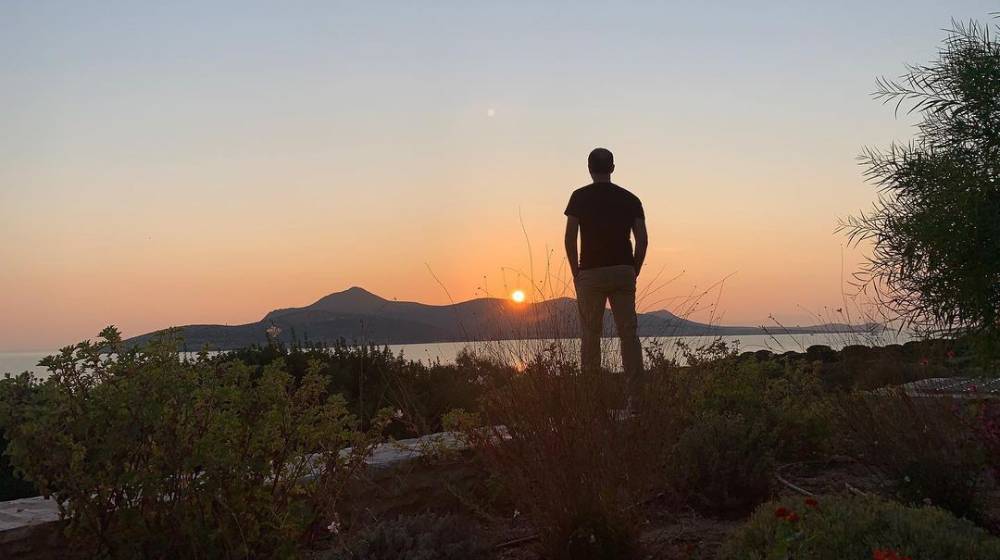 Συγκλονίζει Έλληνας ηθοποιός: “Η αδερφή μου σκοτώθηκε με φρικτό τρόπο στην αυλή του σπιτιού μας” [βίντεο]