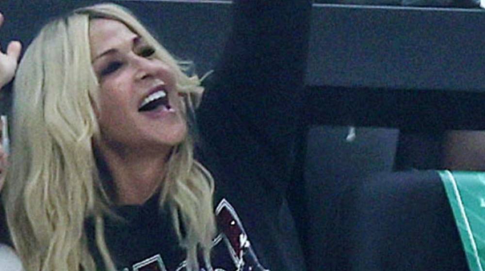 Άννα Βίσση: Στο γήπεδο με τα δύο της εγγόνια Νίκο και Νέστορα [εικόνες & βίντεο]