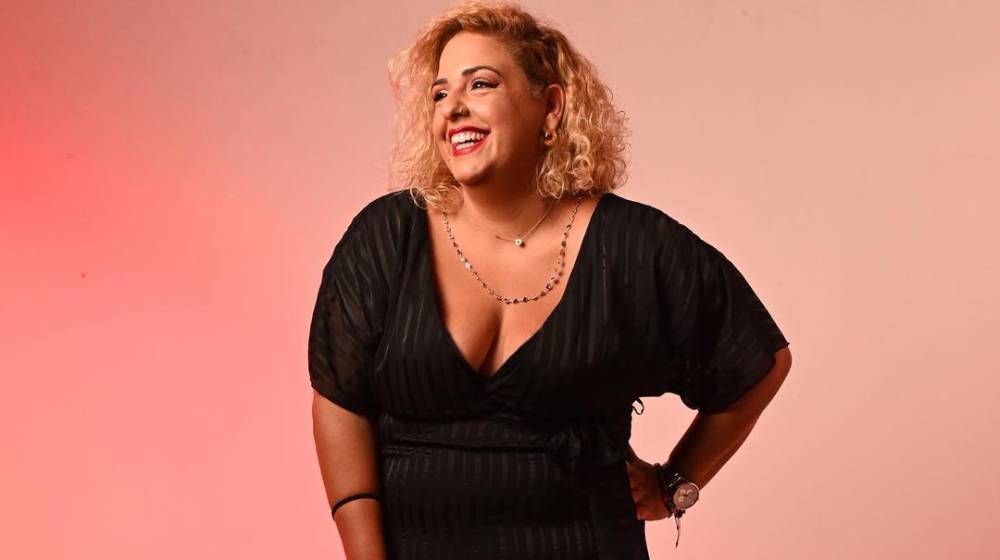 Σοφία Πρωίμου: Η πτώση από τη σκηνή ενώ τραγουδούσε [βίντεο]