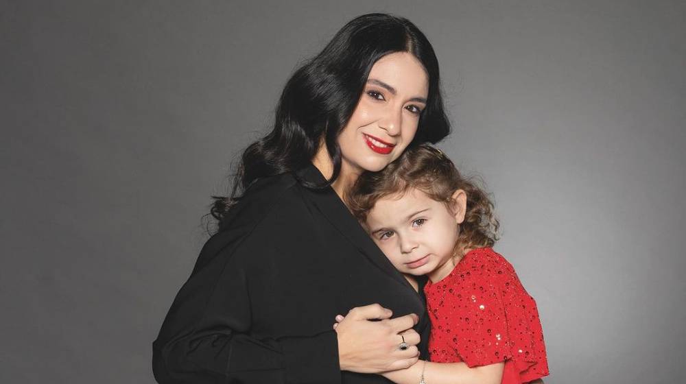 Σάβια Ορφανίδου: Στις κούνιες με την κόρη της, Δέσποινα [βίντεο]