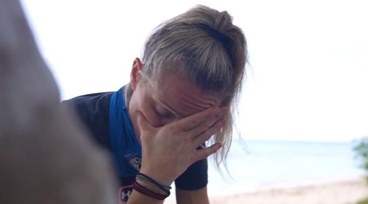 Survivor: Έβαλε τα κλάματα η παίκτρια των Μαχητών αποκαλύπτοντας πως πέθανε το παιδί της