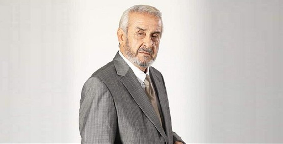 Ζένιος: Σοκάρει περιγράφοντας τη στιγμή που έθαψε τη μάνα του, πήγε θέατρο και έχασε τις αισθήσεις του