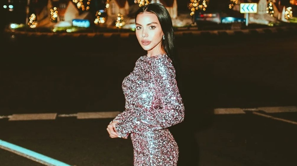 5 χτενίσματα για να συνδυάσεις με ένα red lip look