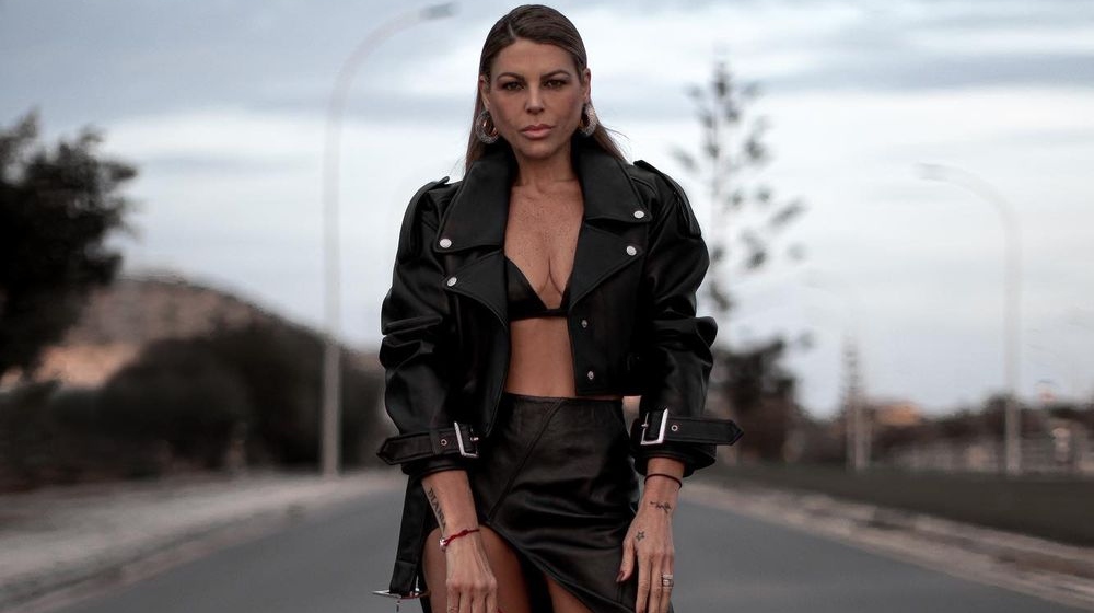 Η Ντία Αρίστου με 2 εντυπωσιακά χτενίσματα στο Milan Fashion Week