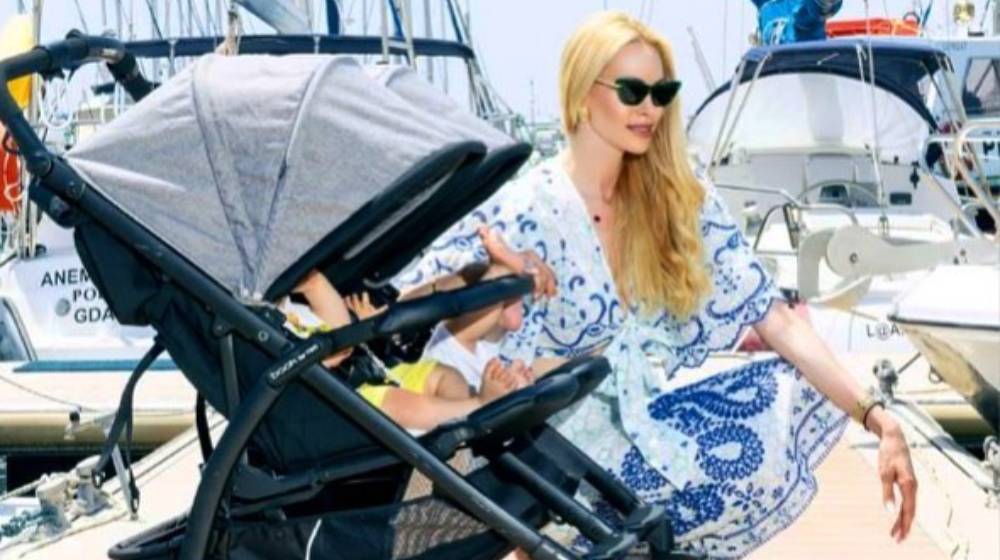 Στέλλα Δημητρίου: Η κυριακάτικη συνήθεια με τους δίδυμους γιους της [εικόνες]