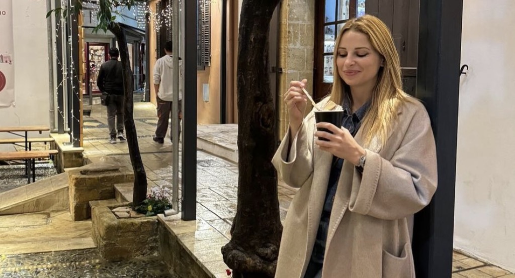 Xριστιάνα Αριστοτέλους: Η βόλτα στη Λαϊκή Γειτονιά και η selfie με τον Άη Βασίλη [εικόνες]