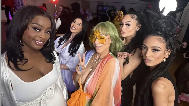 Απίστευτες εικόνες: Γνωστός ράπερ άφησε 5 γυναίκες ταυτόχρονα έγκυες - Τους διοργάνωσε κοινό baby shower