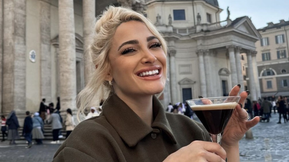 Ιωάννα Τούνη: Στο χειρουργείο για πλαστική στη μύτη - Οι φωτογραφίες από το νοσοκομείο