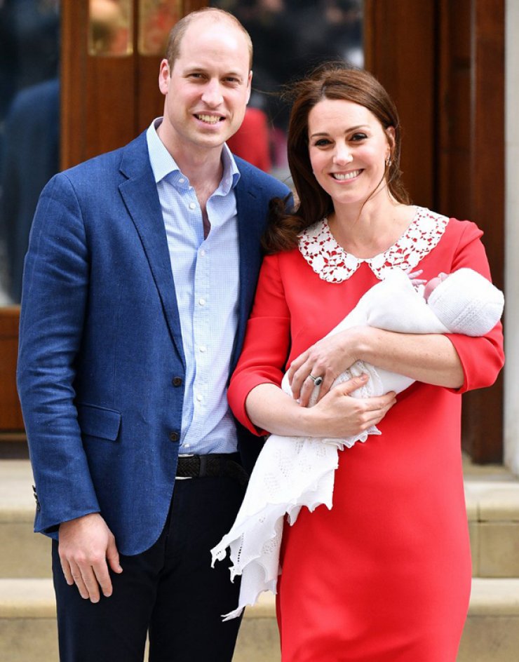 Kate Middleton: Η εμφάνιση της έξω από το νοσοκομείο θύμιζε την πριγκίπισσα Diana!