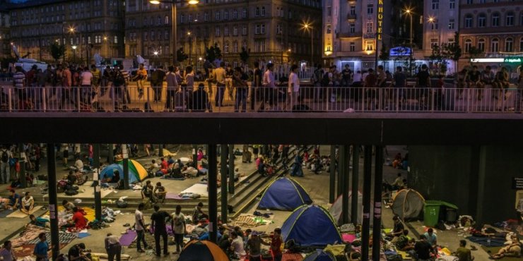 Ο έρωτας δεν γνωρίζει σύνορα - Η φωτογραφία που έγινε viral 