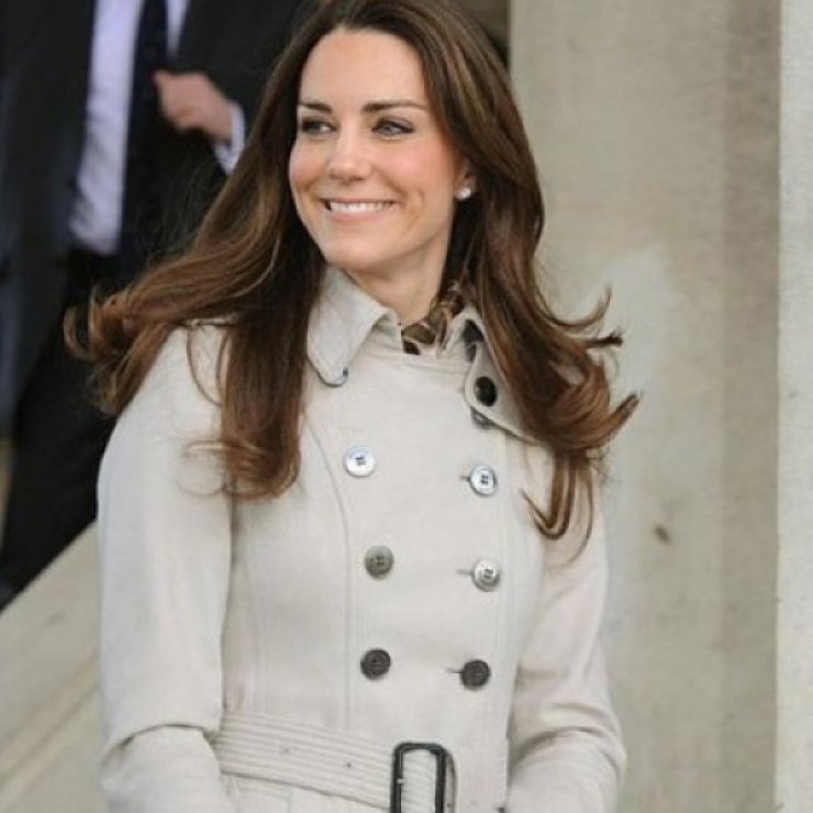 Είναι επίσημο: Η Kate Middleton ξανά έγκυος