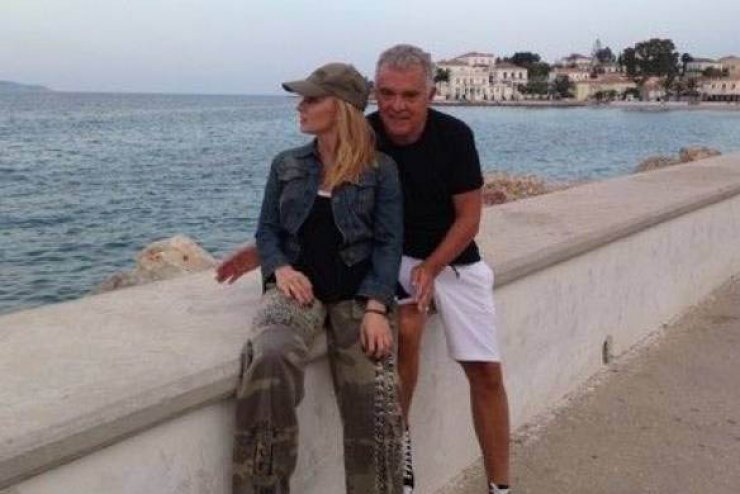 Ζήνα-Λύρας: Γιόρτασαν στις Σπέτσες την επέτειό γάμου τους!