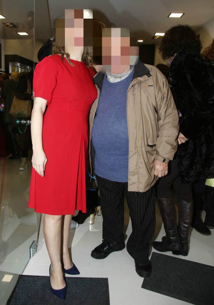 Η πρώτη εμφάνιση επώνυμης Ελληνίδας με φουσκωμένη κοιλίτσα!