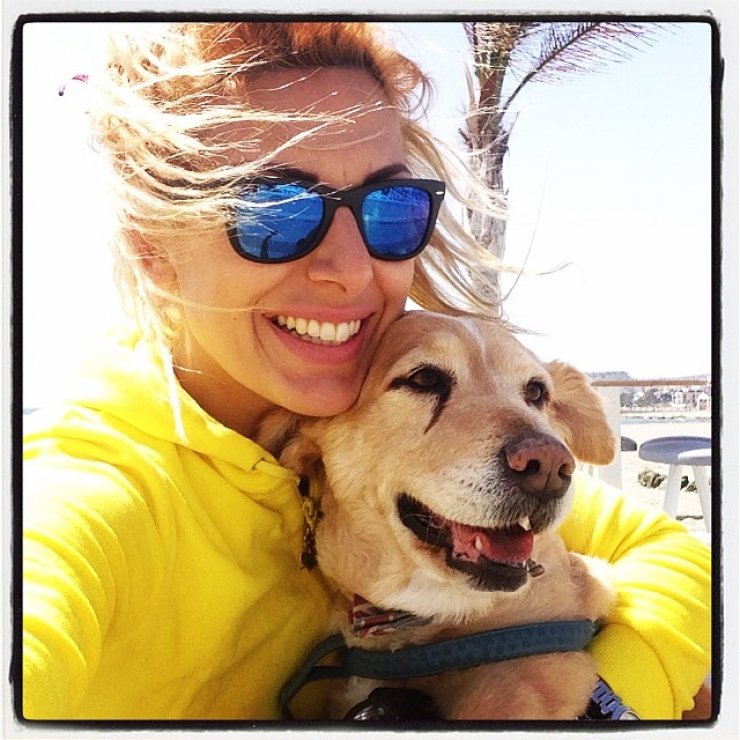 Μαρίνα Φιλιππίδου Θεοχάρους: Απίστευτη: Δείτε την να στέκεται στις πουέντ!