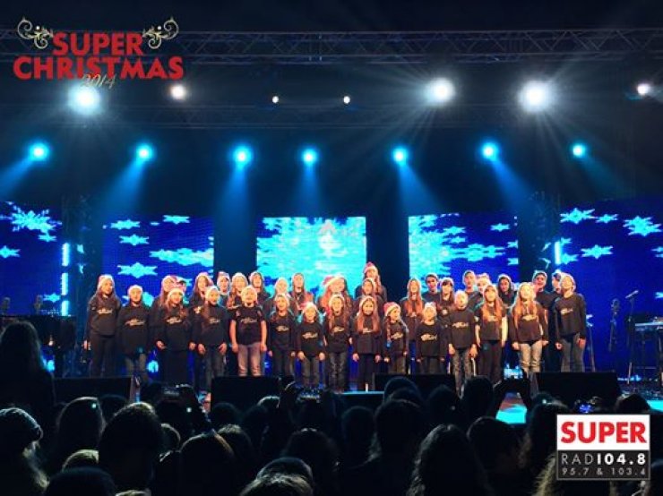 Δείτε την έναρξη της μεγάλης φιλανθρωπικής συναυλίας του Super Fm [βίντεο]