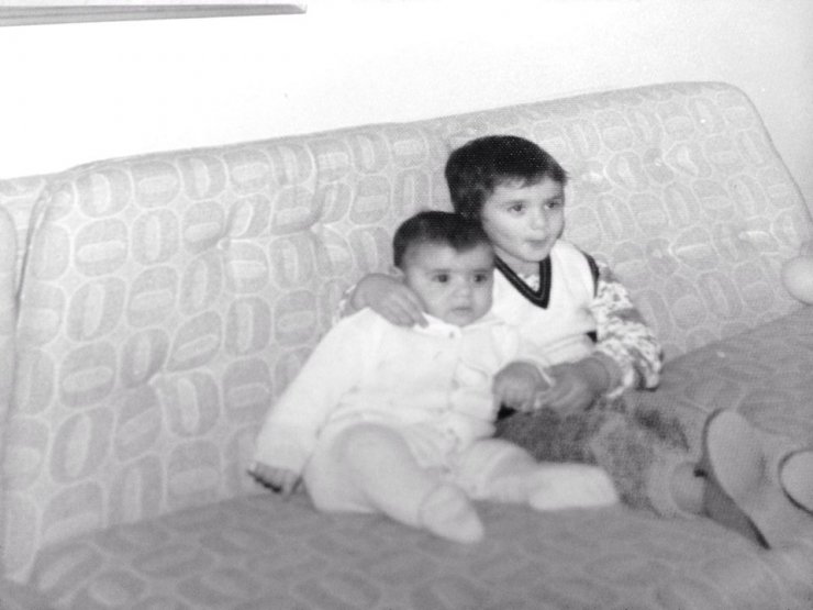 Ποιοι επώνυμοι Κύπριοι είναι στη φωτογραφία;