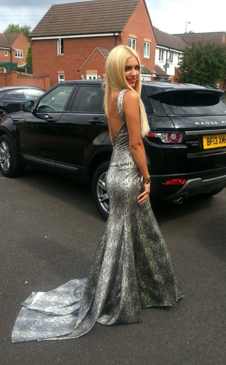 Άντρη Καραντώνη: Τι κάνει στο Μπέρμιγχαμ χωρίς τον αγαπημένο της!