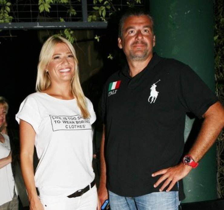 Δείτε την Σκορδά να τραγουδά με τον γιο της «Φεγγαράκι μου λαμπρό» [βίντεο]