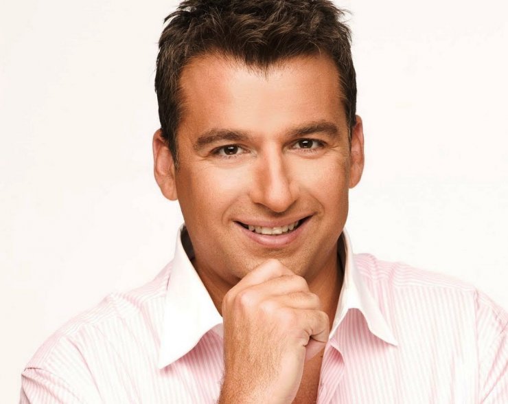 Γιώργος Λιάγκας: Είμαστε τα παιδιά του λαού, αλλά με φουσκωτό. Πειράζει;