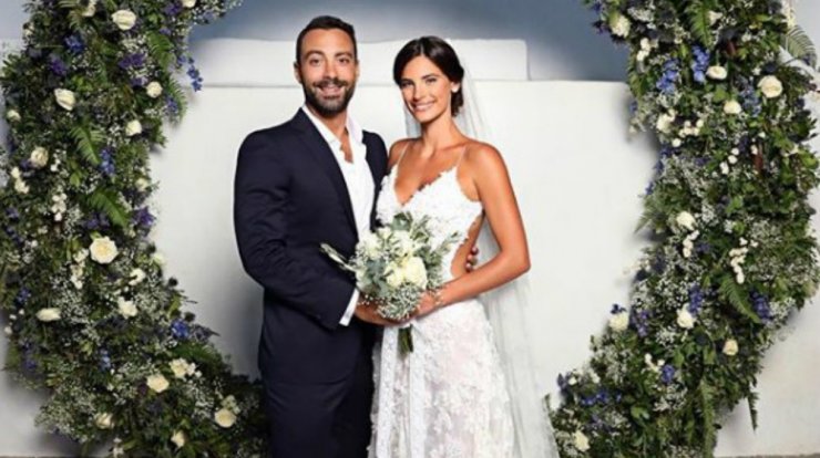 Σάκης Τανιμανίδης – Χριστίνα Μπόμπα: Το επίσημο video από τον παραμυθένιο γάμο τους στη Σίφνο!