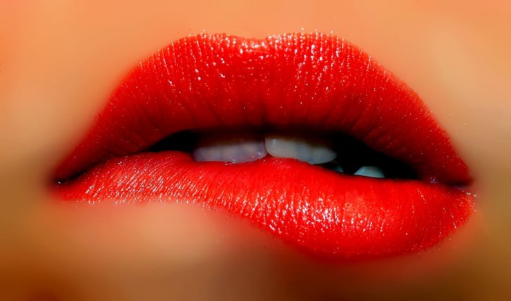 Κάνε τα χείλη σου να φαίνονται μεγαλύτερα!
