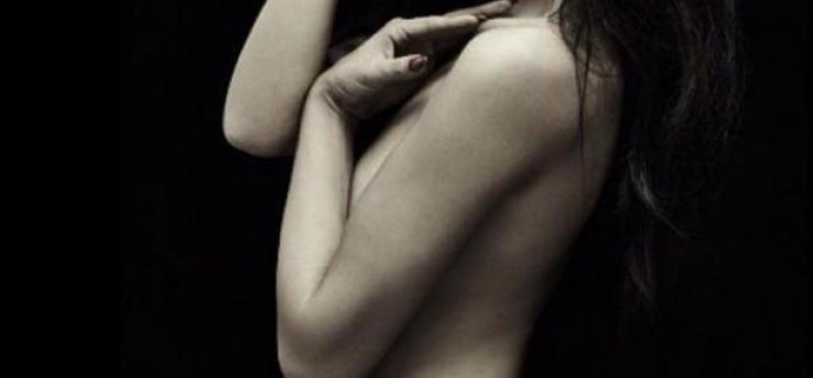 Η Ελένη Φουρέιρα… topless!  [εικόνα]