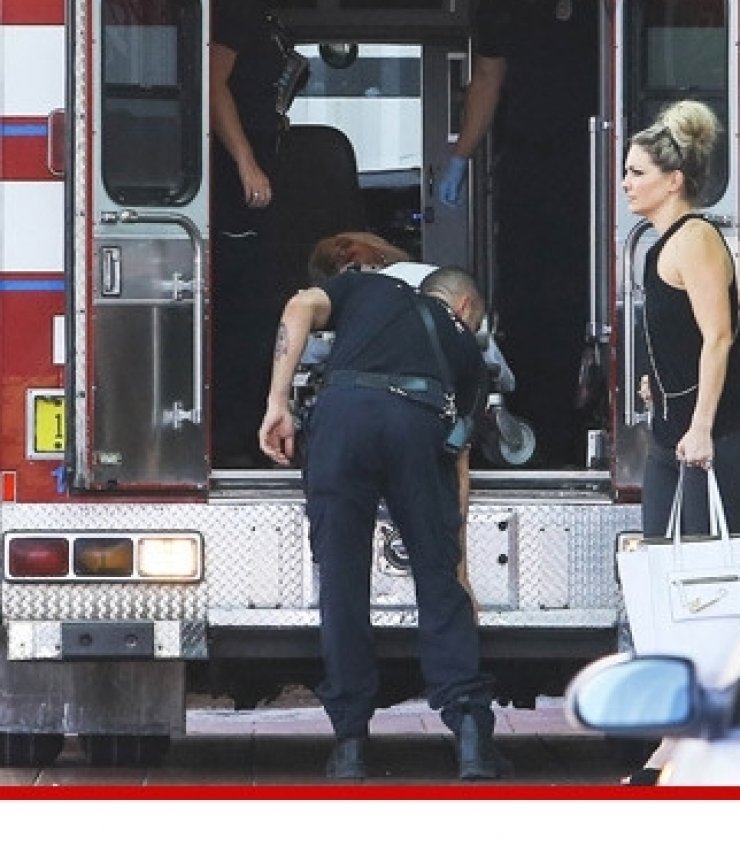  Πασίγνωστη τραγουδίστρια κατέρρευσε κατά τη διάρκεια φωτογράφησης!