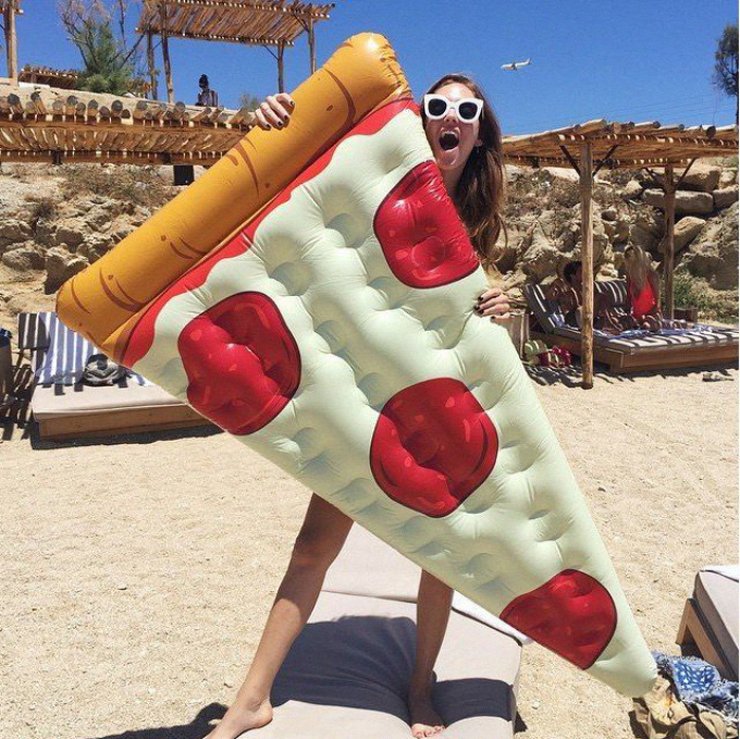 Tα funky σωσίβια και στρώματα παραλίας που λατρεύουν οι fashionistas