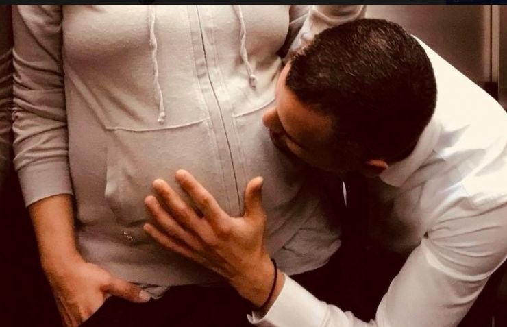 Λιώσαμε! Κύπρια ηθοποιός ανέβασε την πιο τρυφερή φωτογραφία με το σύζυγό της