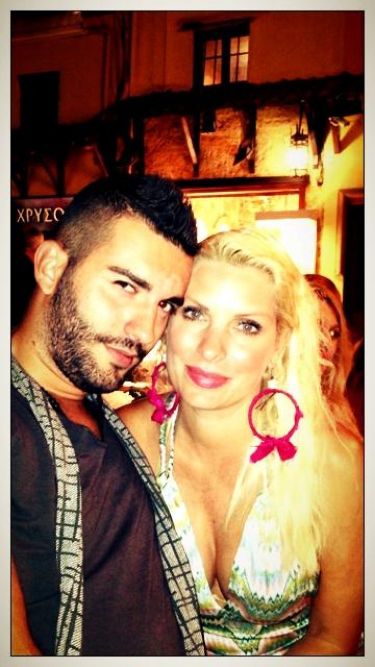 Ελένη Μενεγάκη: «Ο αδερφός μου μου γνώρισε την κοπέλα του»