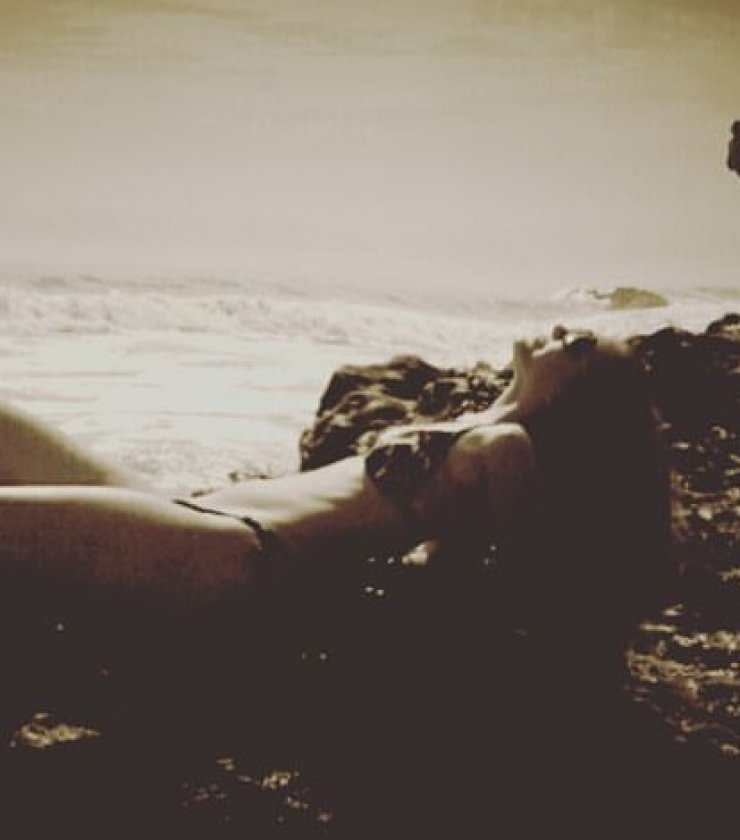 Λίγες μέρες πριν γίνει μαμά πρόσωπο της κυπριακής τηλεόρασης ποζάρει με φουσκωμένη κοιλίτσα