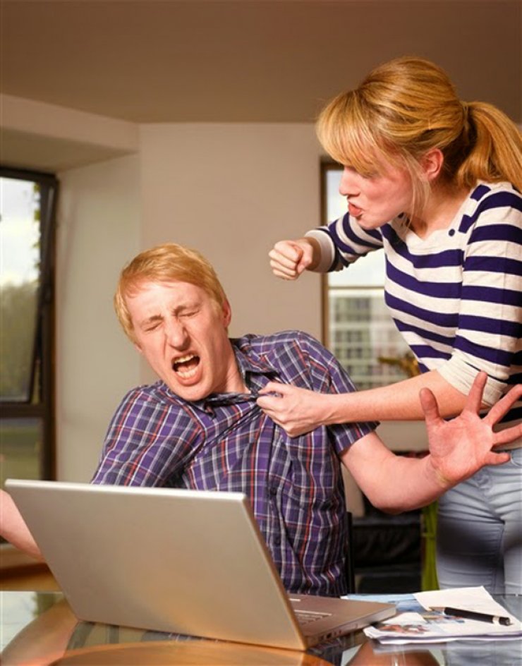 4 + 1 πράγματα που δεν πρέπει να κάνετε στο χώρο εργασίας