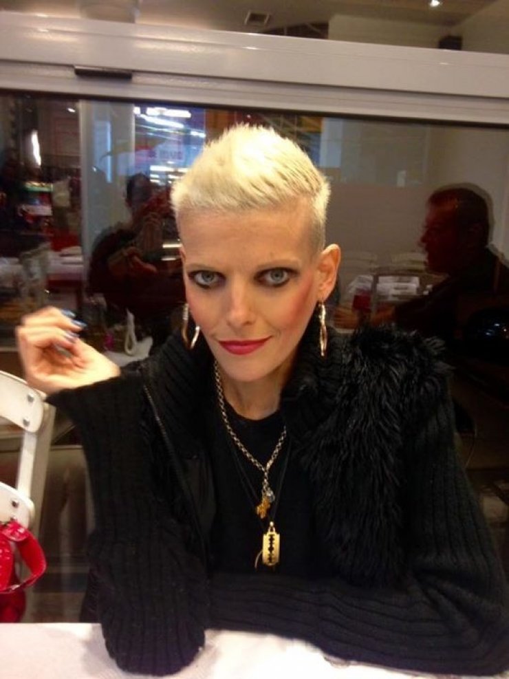 Η Νανά νίκησε την ανορεξία και τον θάνατο. Νέες φωτογραφίες