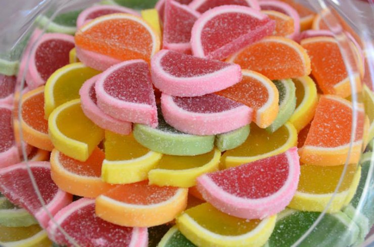 Οι τροφές που δεν πρέπει να τρώνε τα παιδιά μέχρι να γίνουν 5 ετών