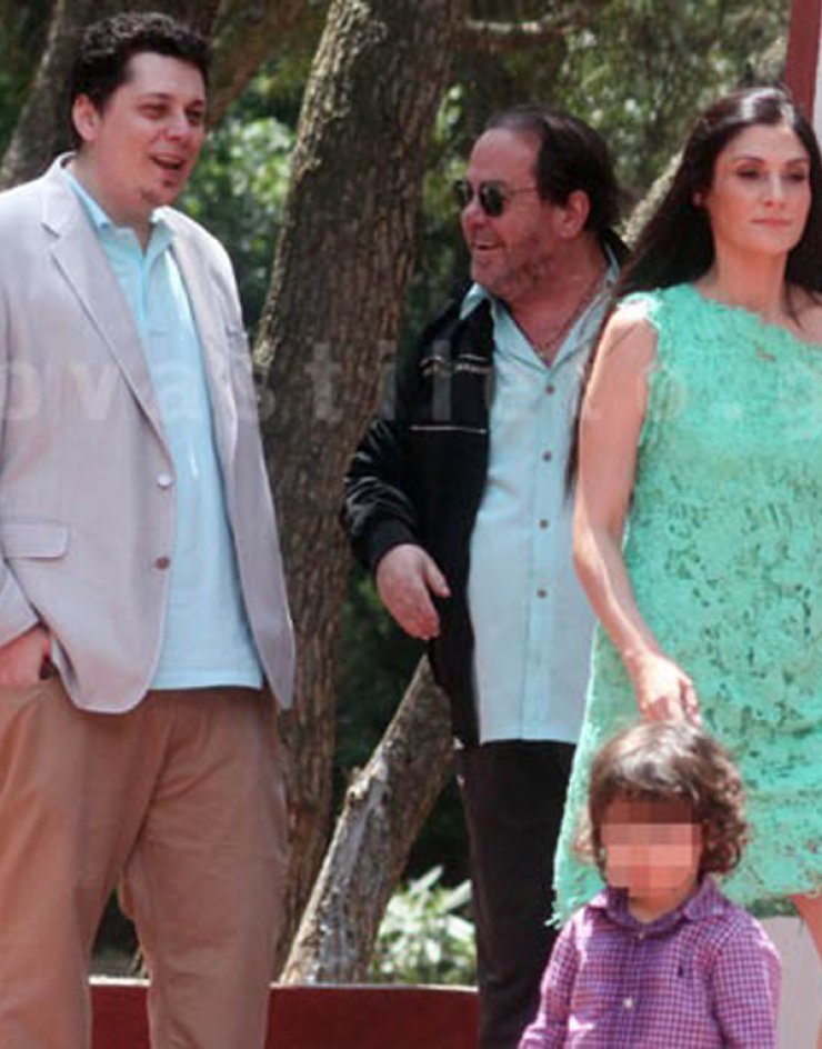 Δείτε όλα όσα έγιναν στη βάπτιση του εγγονού του Πάριου! [εικόνες]