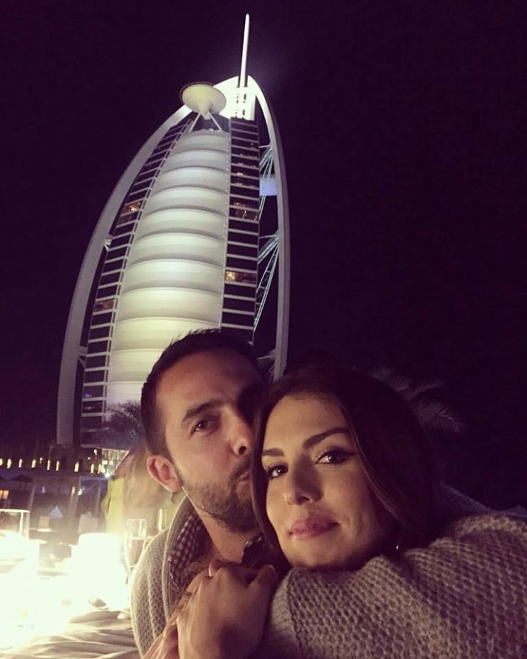 Κρίστη Αγαπίου - Πανίκος Λειβαδιώτης: Το τρυφερό φιλί στα χείλη στις διακοπές τους