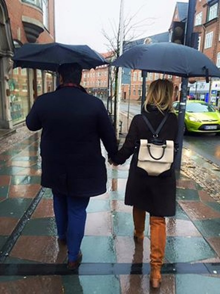 Επώνυμος Έλληνας περιμένει το πρώτο του παιδί