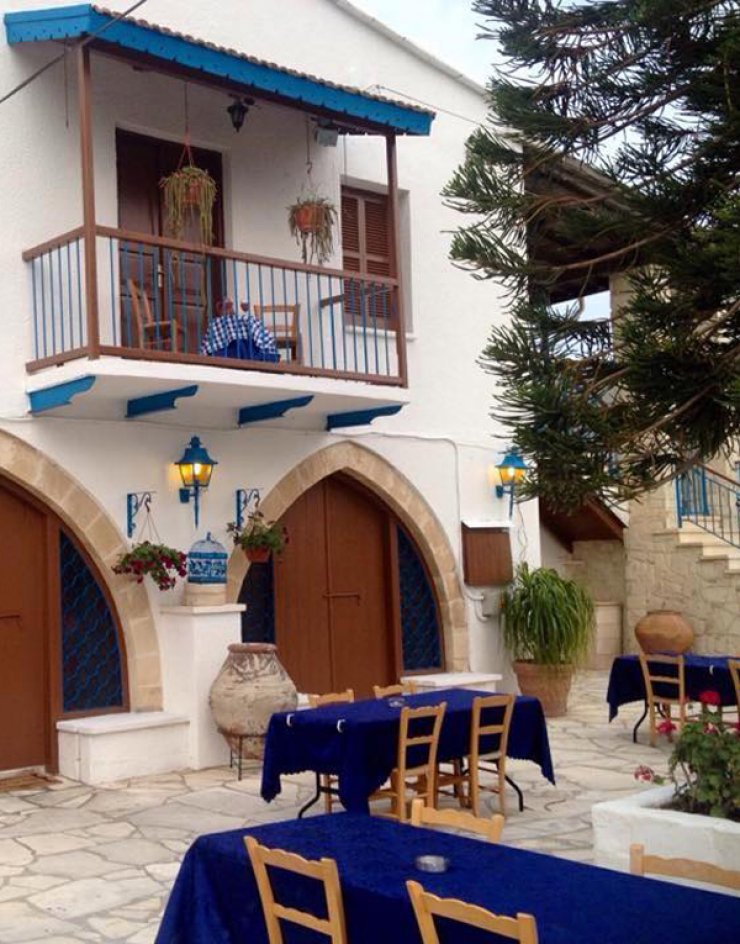 Πού θα φας κυπριακό μεζέ με €9.90