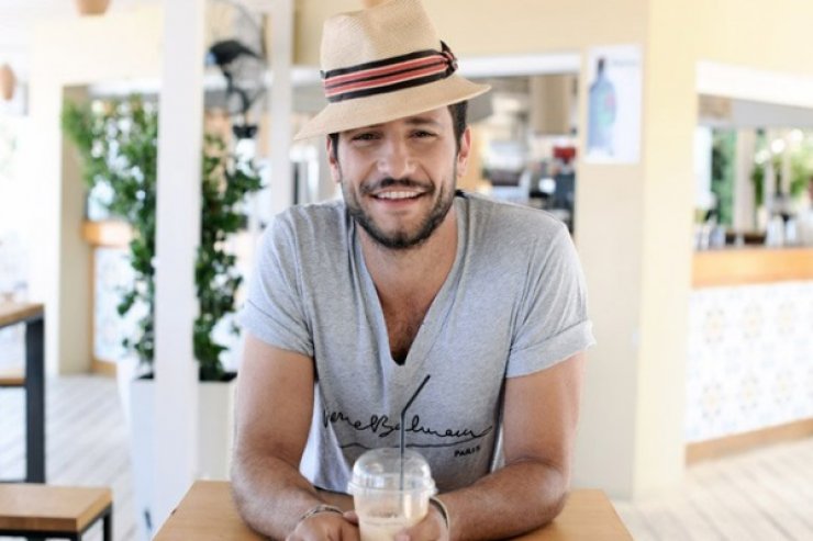 Ο Ευθύμης Ζησάκης θα είναι «Μες στην Καλή χαρά»