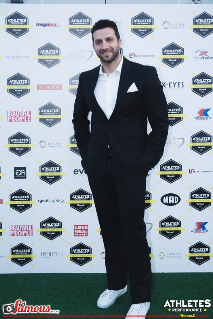 Κυριάκος Πελεκάνος: Η έκπληξη που έκανε στη γυναίκα της ζωής του [βίντεο]