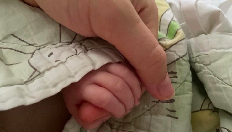 Έκπληξη από επώνυμη Κύπρια: Έμεινε έγκυος δεν το μάθαμε ποτέ και έγινε μαμά! [εικόνες]