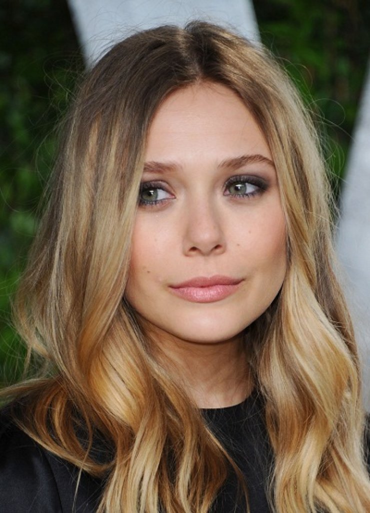 Elizabeth Olsen: «Επηρέασαν οι αδελφές μου το στυλ μου!»