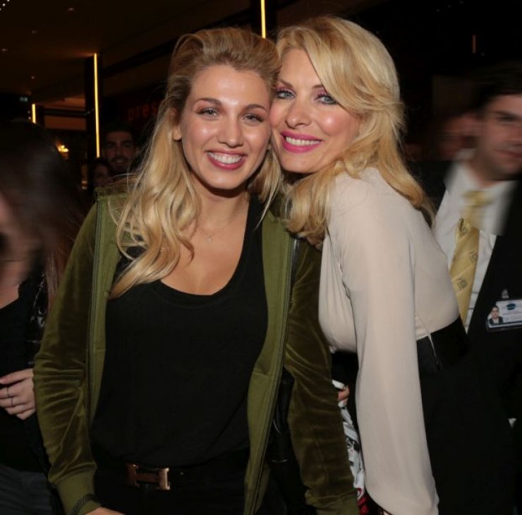 Σπυροπούλου: Οι ευχές στη Μενεγάκη και η αποκάλυψη για την περίοδο της εγκυμοσύνης