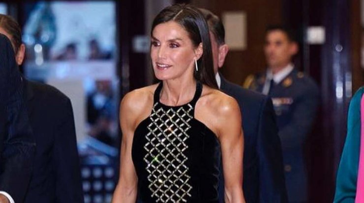 Βασίλισσα Letizia: Τόλμησε να φορέσει τα παπούτσια που δεν φορούν οι royals