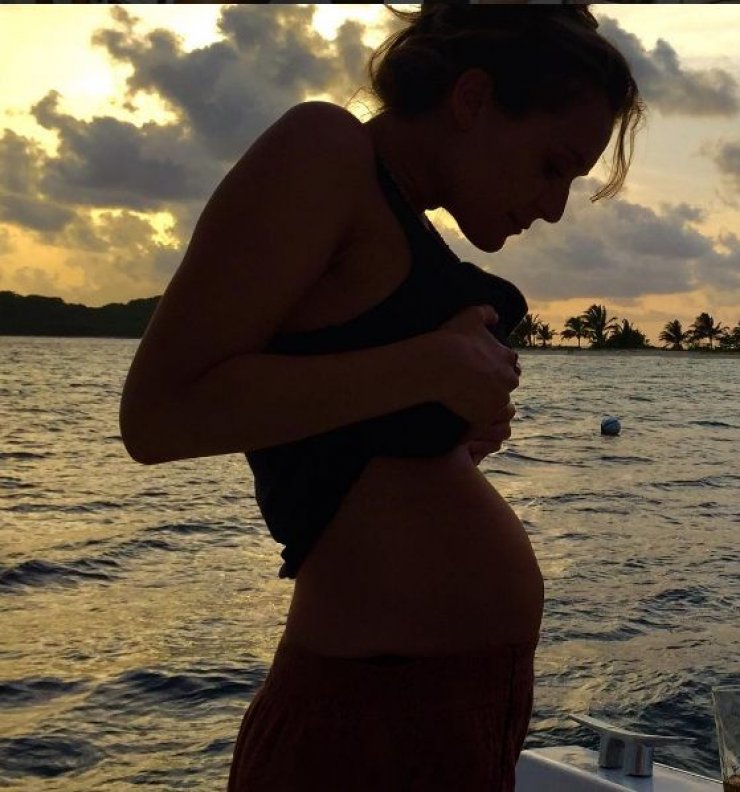 Έγκυος γνωστή ηθοποιός!